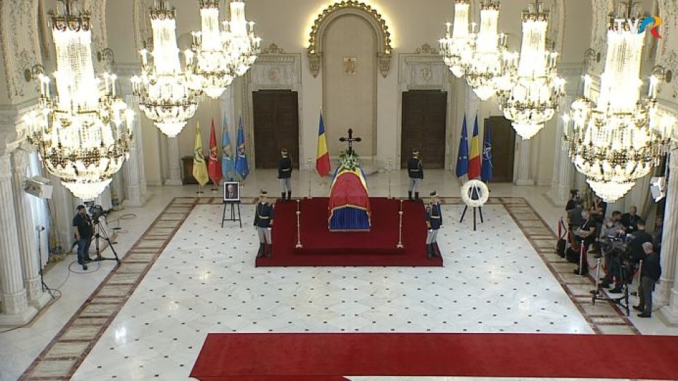 Sicriul cu trupul neînsuflețit al lui Ion Iliescu, depus la Palatul Cotroceni. Programul complet al funeraliilor