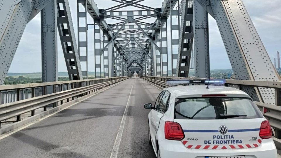 Șoferii vor putea plăti online taxa de traversare a Podului Giurgiu-Ruse, de luni