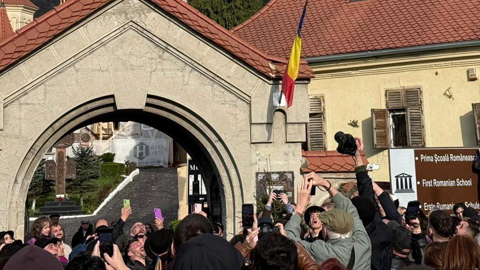 Junii au deschis Zilele Brașovului cu o tradiție unică în Europa | VIDEO+FOTO