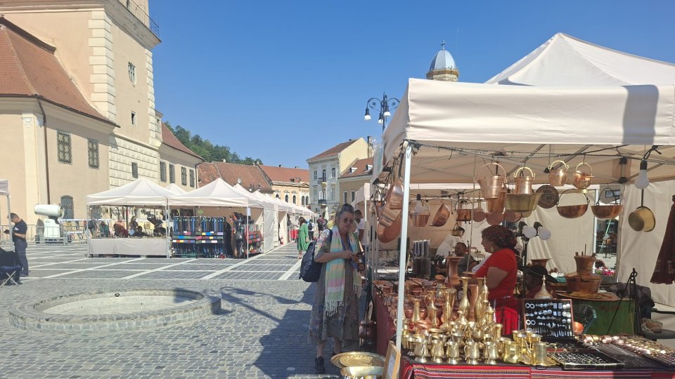 Romani Kultura în Piața Sfatului