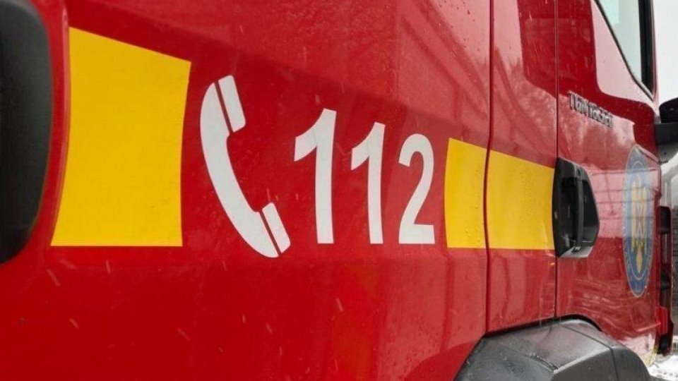 Incendiu puternic la o cabană în zona Plaiul Foii