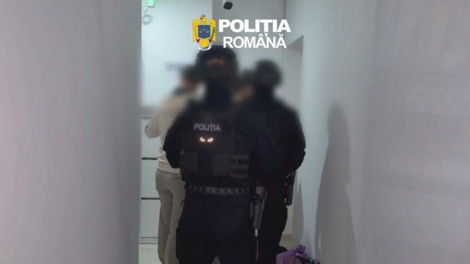 Percheziții domiciliare într-un dosar deschis pentru constituirea unui grup infracțional organizat | VIDEO