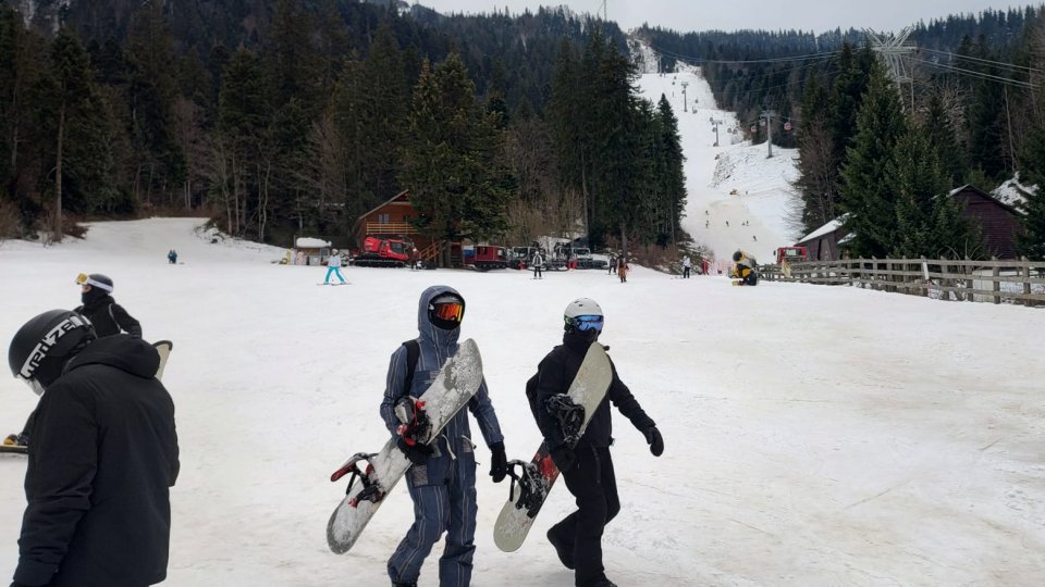Se schiază în condiții de primăvară în Poiana Brașov