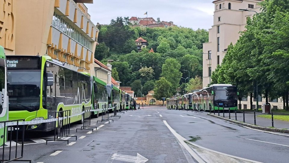 Număr dublu de autobuze și troleibuze, duminică