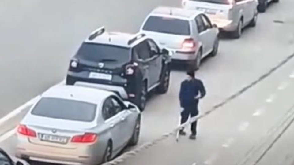 Cerșetor șchiop „vindecat” când vede camera