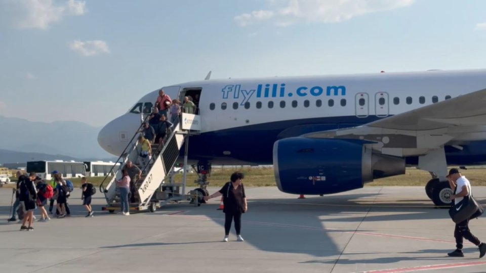 Primii 118 pasageri israelieni au sosit la Brașov