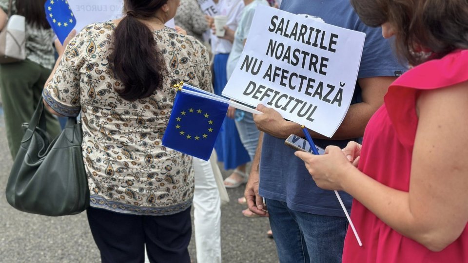 Sindicatele din administrație amenință cu grevă generală