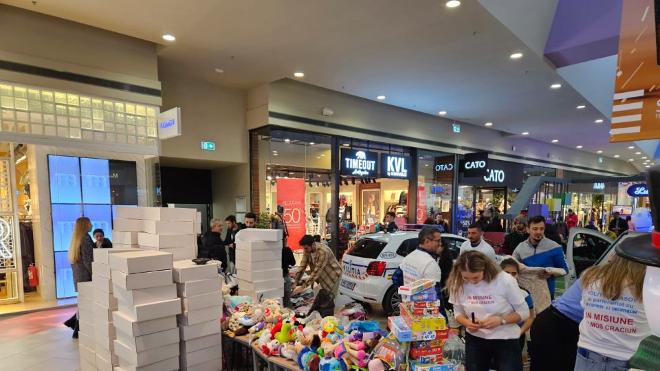 Polițiștii brașoveni, "în misiune cu Moș Crăciun" și anul acesta FOTO