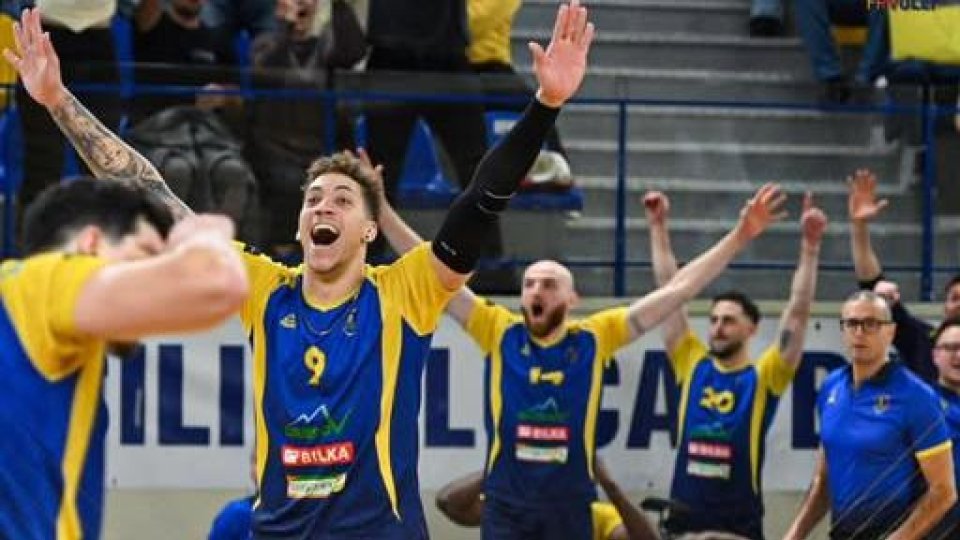 Volei: Victorie entuziasmantă împotriva formaţiei Dinamo Bucureşti
