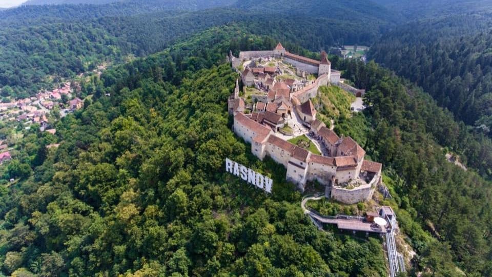 Un expert judiciar va analiza lucrările de la Cetatea Râșnov