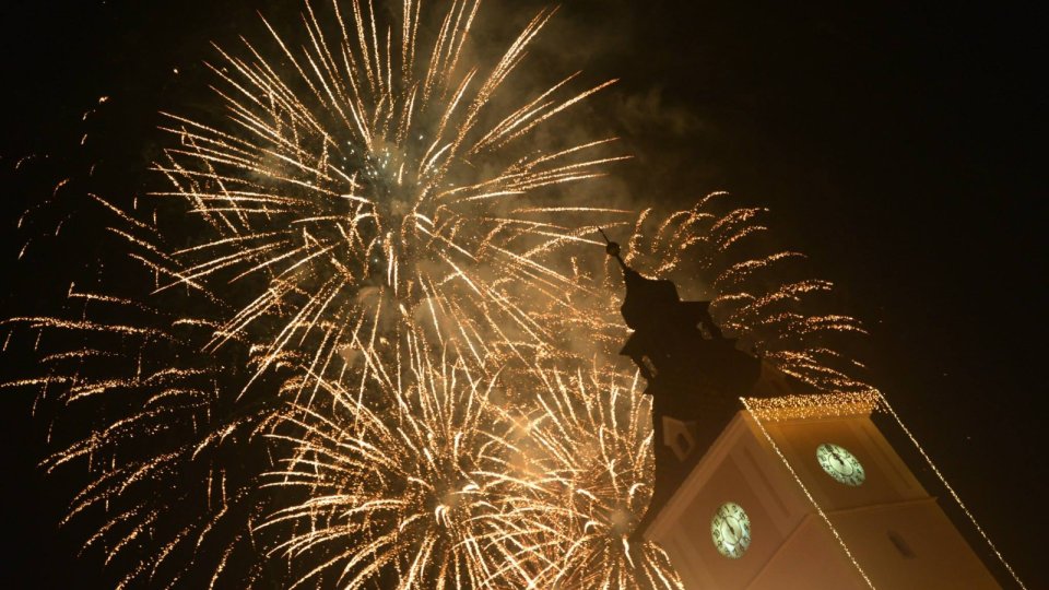 Fără artificii, în Piața Sfatului, de Revelion