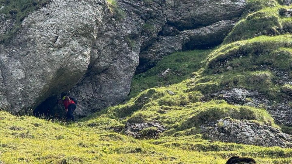 Salvatorii montani îl caută în continuare pe tânărul britanic dispărut în 2025 în Bucegi