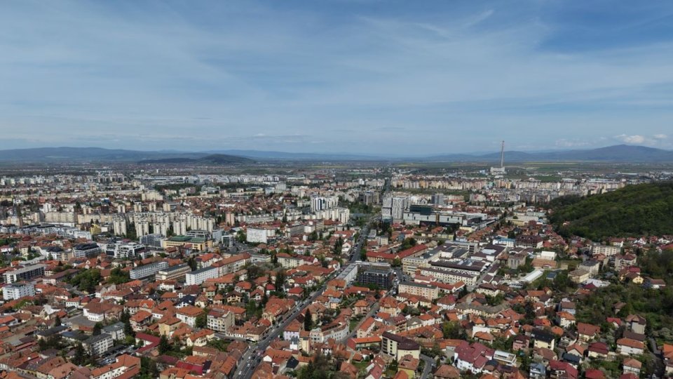 Din nou, în municipiul Brașov s-a resimțit un miros neplăcut