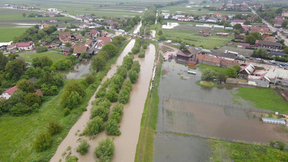 Alertă hidrologică de inundații - COD GALBEN pe râuri din județul Brașov