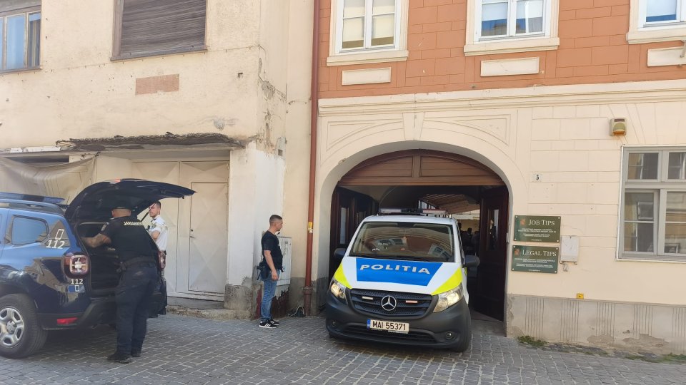Polițiști agresați în centrul Brașovului VIDEO