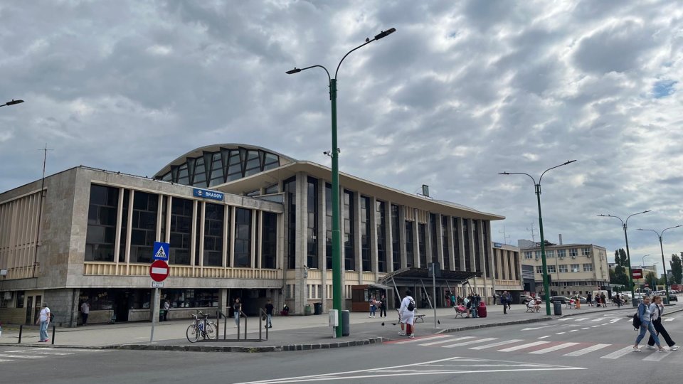 Investițiile CFR Călători în vagoane noi, apreciate de pasageri. Nemulțumirile rămân la confort și întârzieri | VIDEO+FOTO