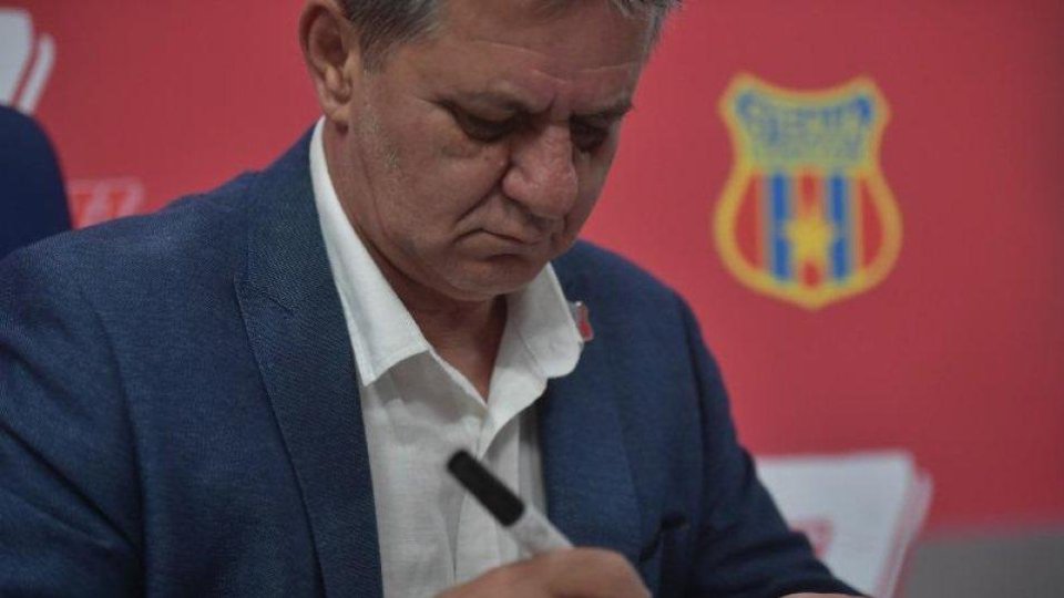 Fotbal. Indemnizații de merit pentru Marius Lăcătuș și Dumitru Stângaciu