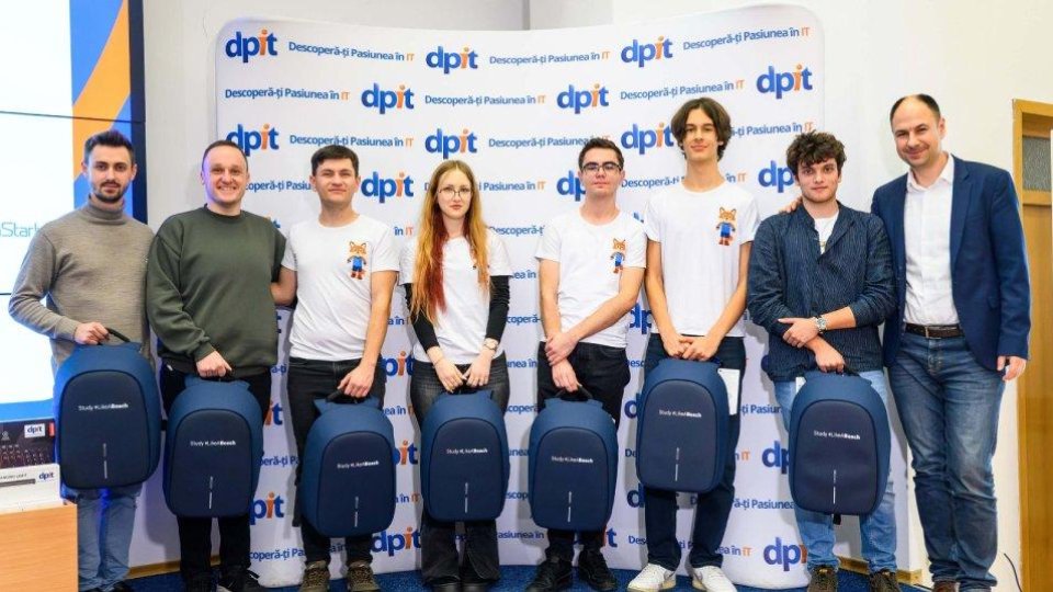 Elevi brașoveni, premiați pentru antrenorul digital Twist