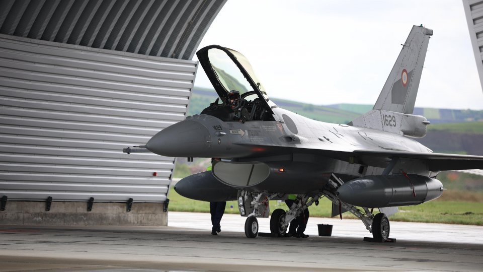 MApN a semnat contractul de achiziţie a 18 aeronave F-16 Fighting Falcon