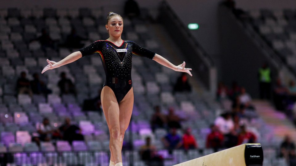 Gimnastică. Sabrina Voinea s-a calificat în finale mondiale la sol și bârnă