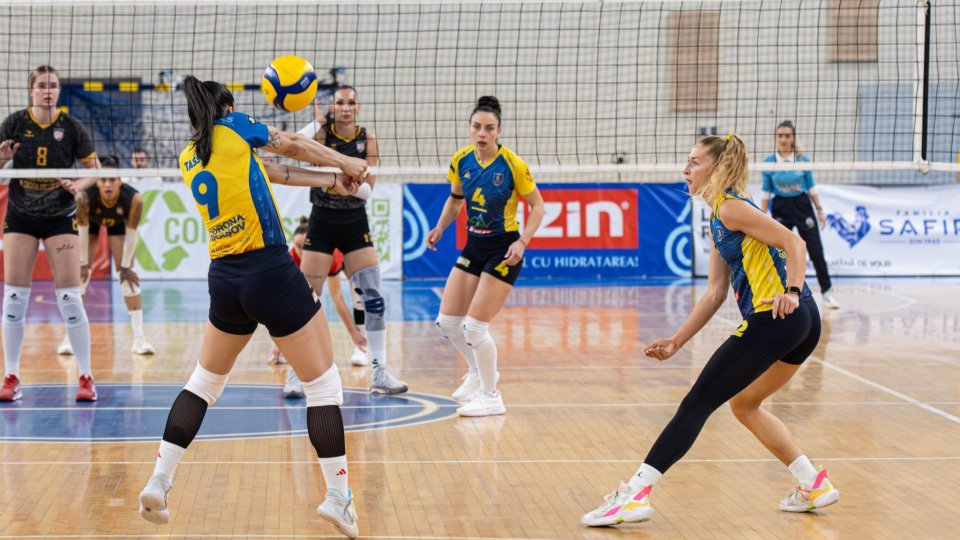 Volei feminin. Corona Brașov a fost eliminată în semifinale