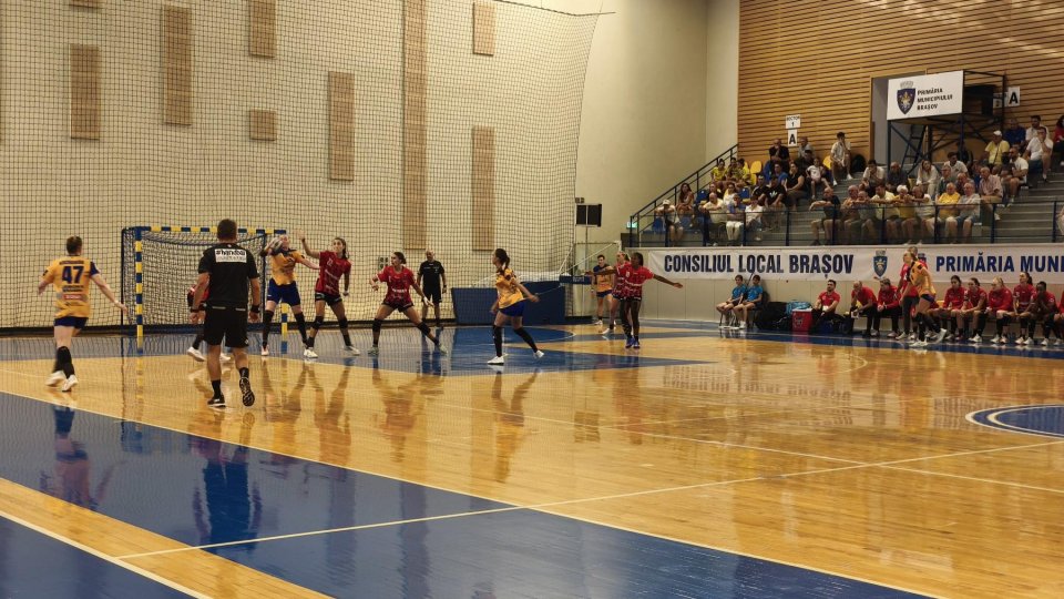 Handbal feminin. Corona Brașov a pierdut disputa cu Gloria Bistrița