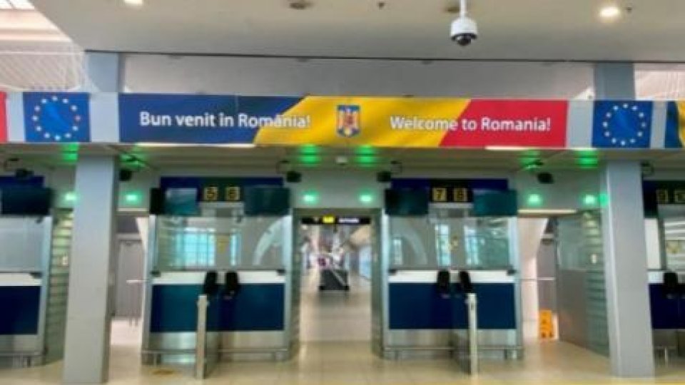 Compania Naţională Aeroporturi Bucureşti anunță că au fost anulate 28 de zboruri vineri