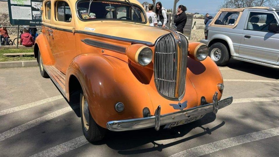 Maşinile de epocă invadează Braşovul pe 23 august