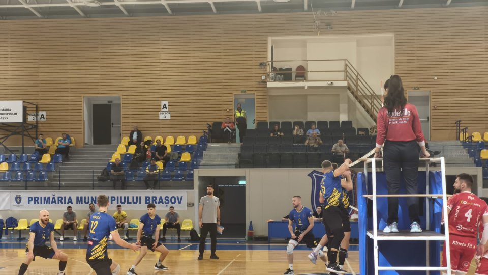 Volei masculin. Corona, învinsă de Dinamo în Sala Sporturilor