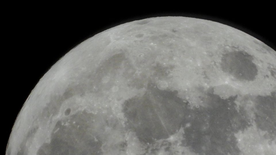 NASA va transmite în direct pe Netflix și YouTube momentul survolării Lunii