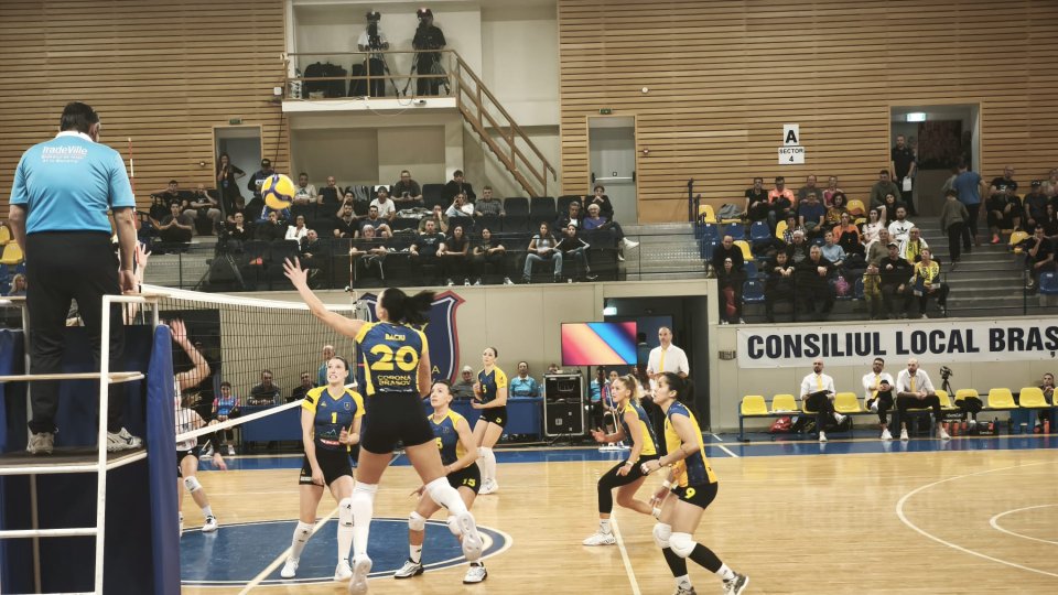 Volei feminin / Prima înfrângere a sezonului pentru Corona Brașov