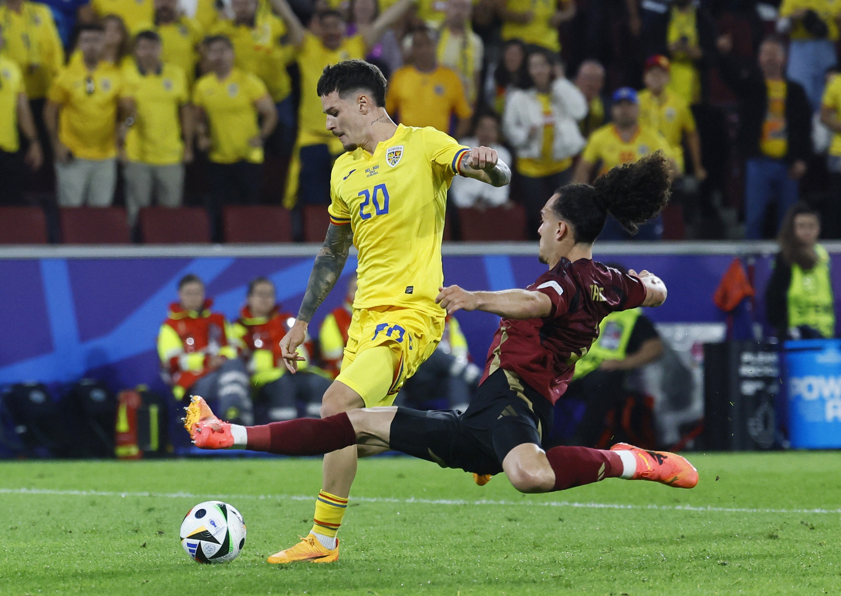 SOCCER-EURO-BEL-ROM-MAN