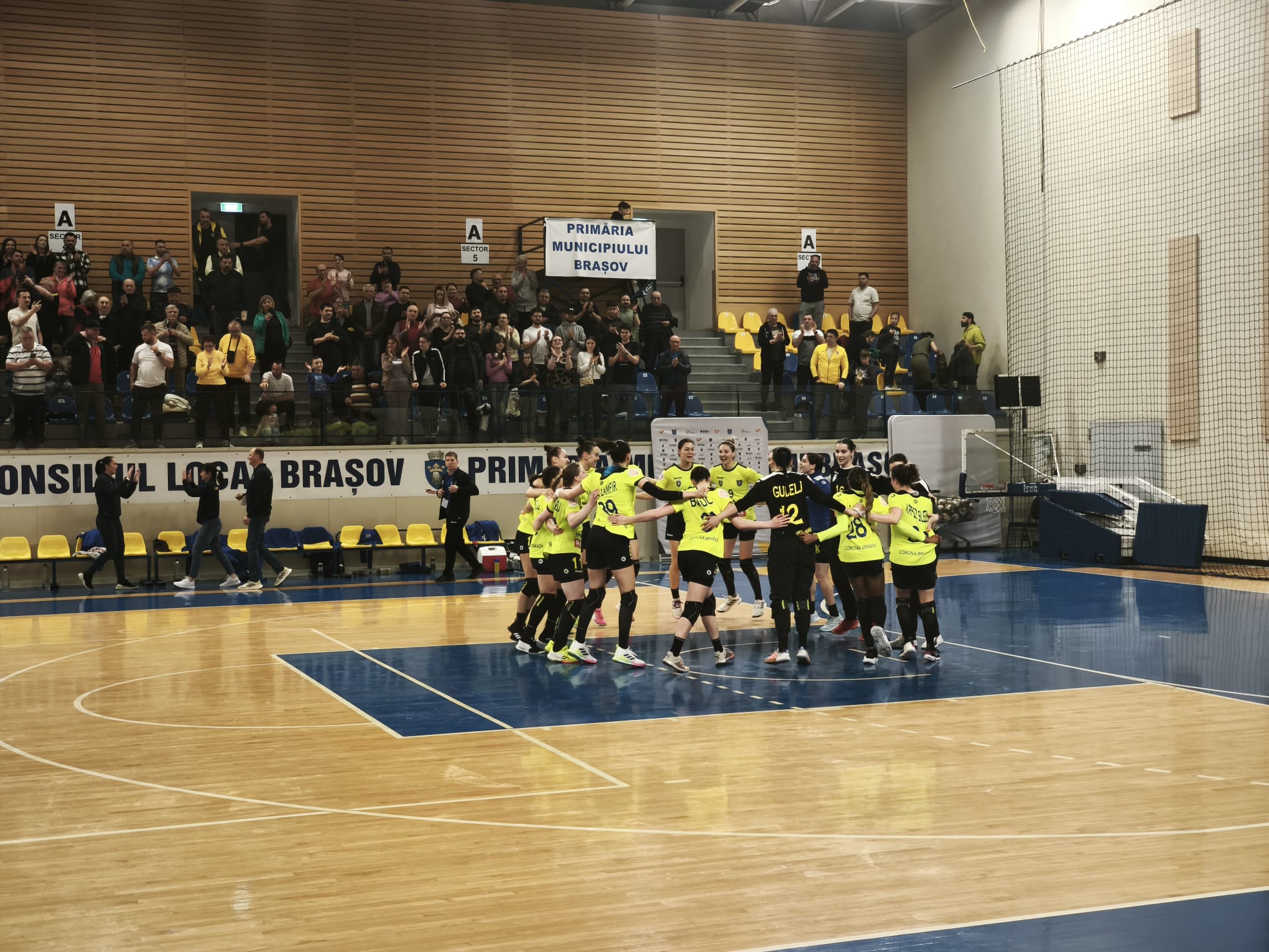Handbal: Victorie în Liga Florilor pentru Corona Brașov	 Inapoi