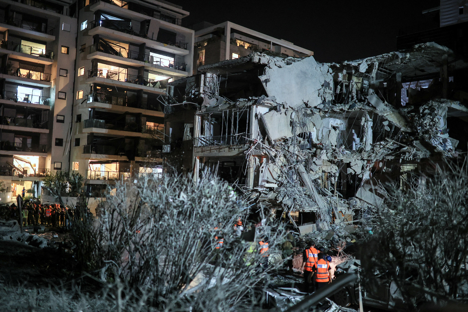 Iranul şi Israelul s-au bombardat din nou sâmbătă dimineaţă /