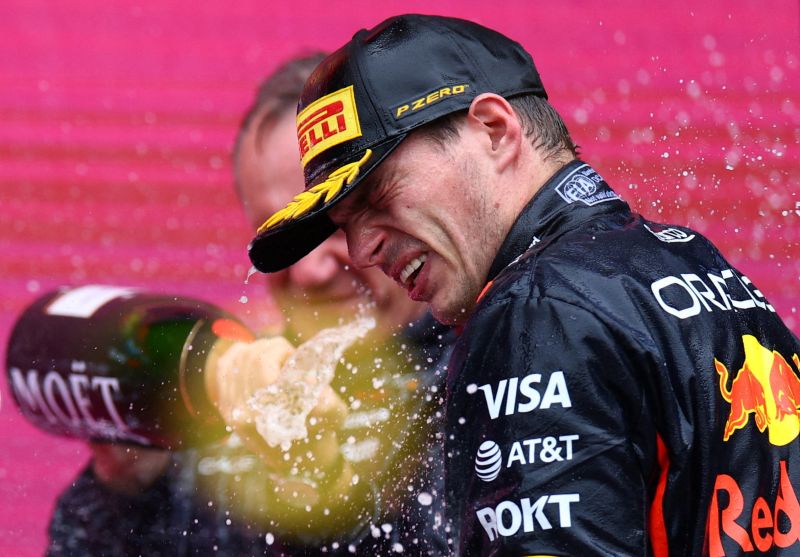 FOTO: REUTERS / Lisi Niesne
