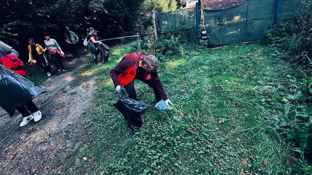 Angajații din Direcția Județeană de Mediu Brașov au igienizat zona La Iepure /