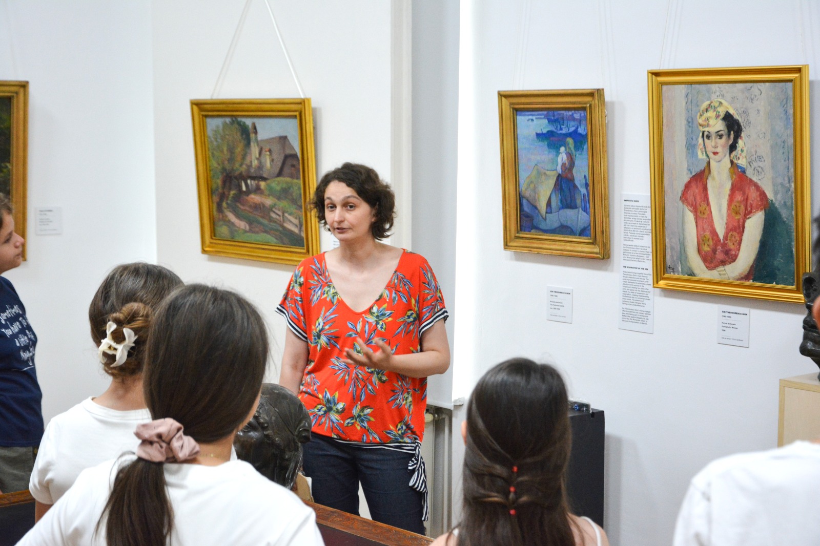 Muzeografele Sînziana Dumitrescu și Andreea Pocol, invitate la Pasaj Urban /