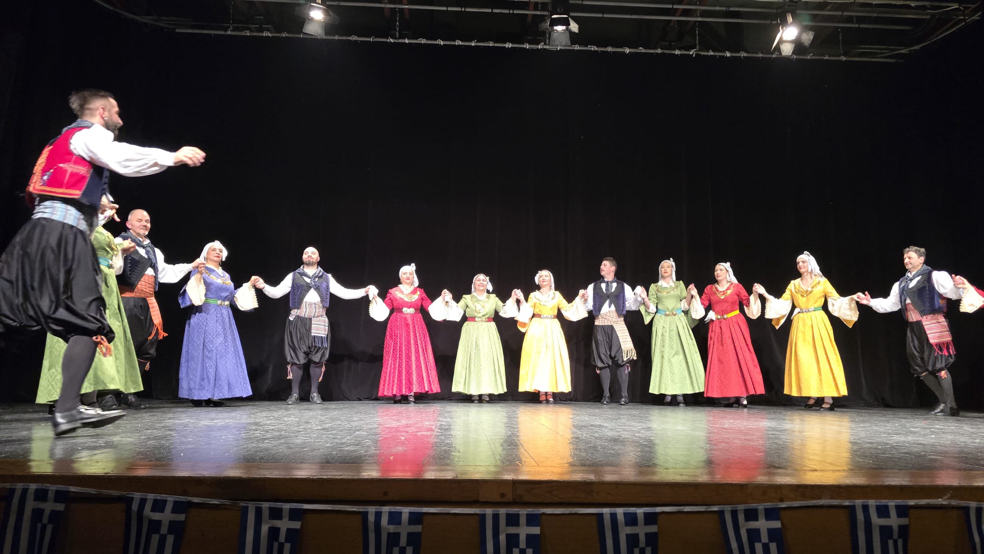 Spectacol dedicat Zilei Naționale a Greciei /