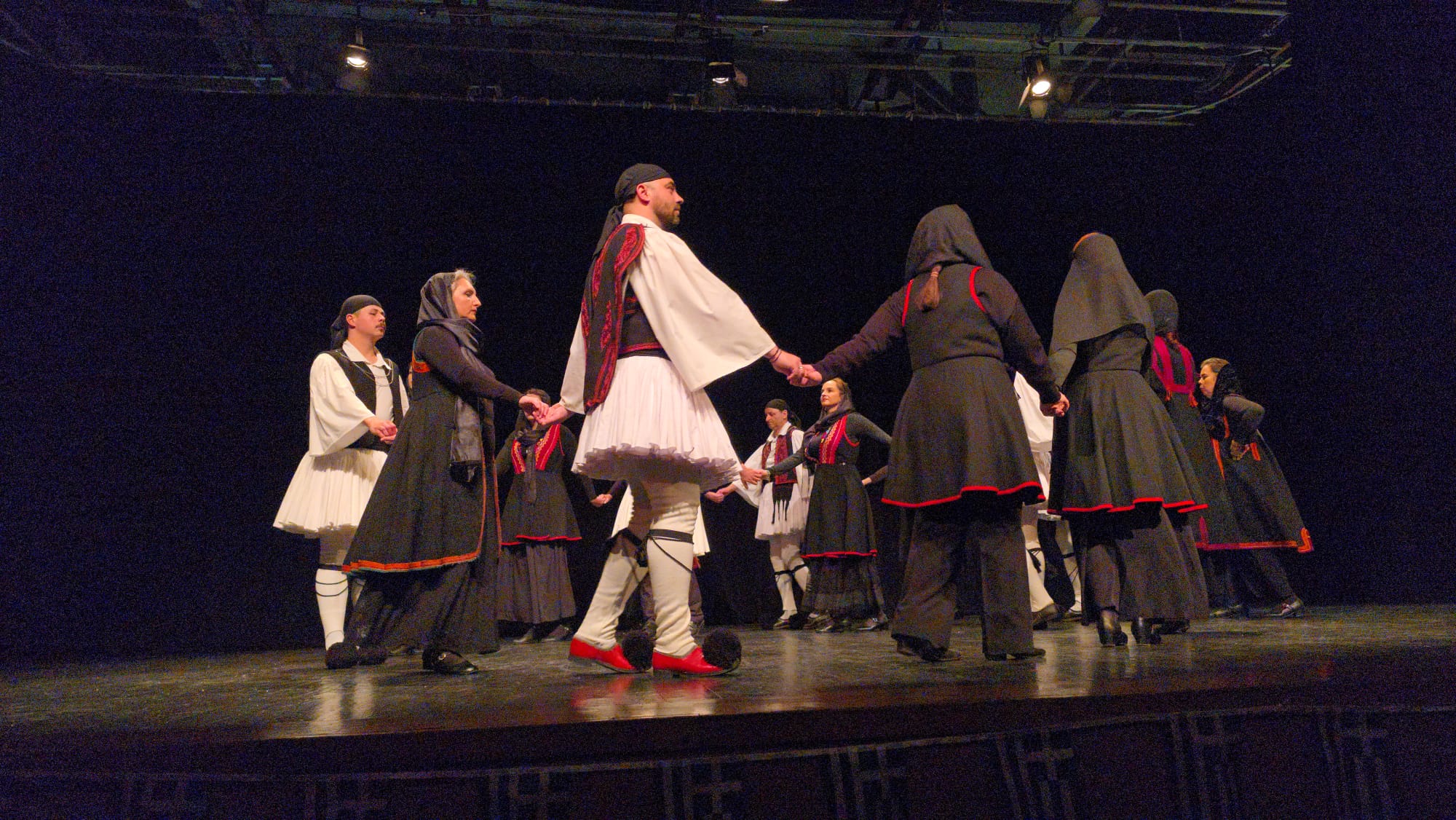 Spectacol dedicat Zilei Naționale a Greciei /