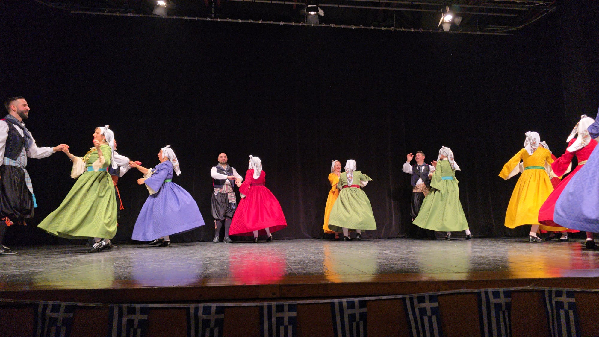 Spectacol dedicat Zilei Naționale a Greciei /