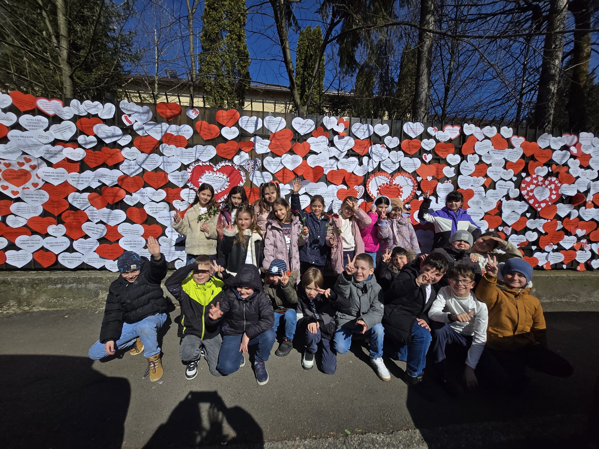 Inimioare pentru mama /