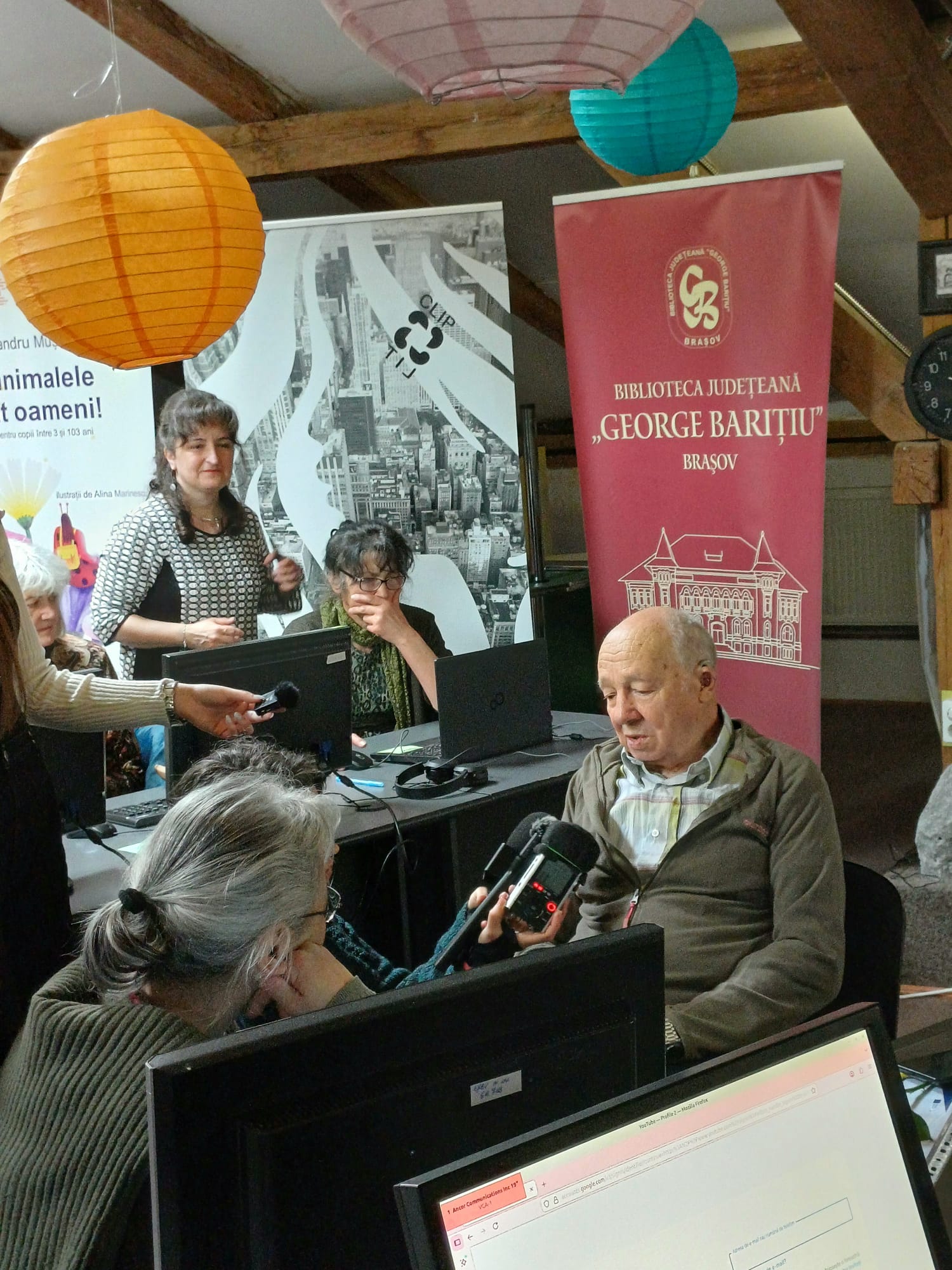 La 97 de ani, absolvent de cursuri digitale la Biblioteca Județeană /