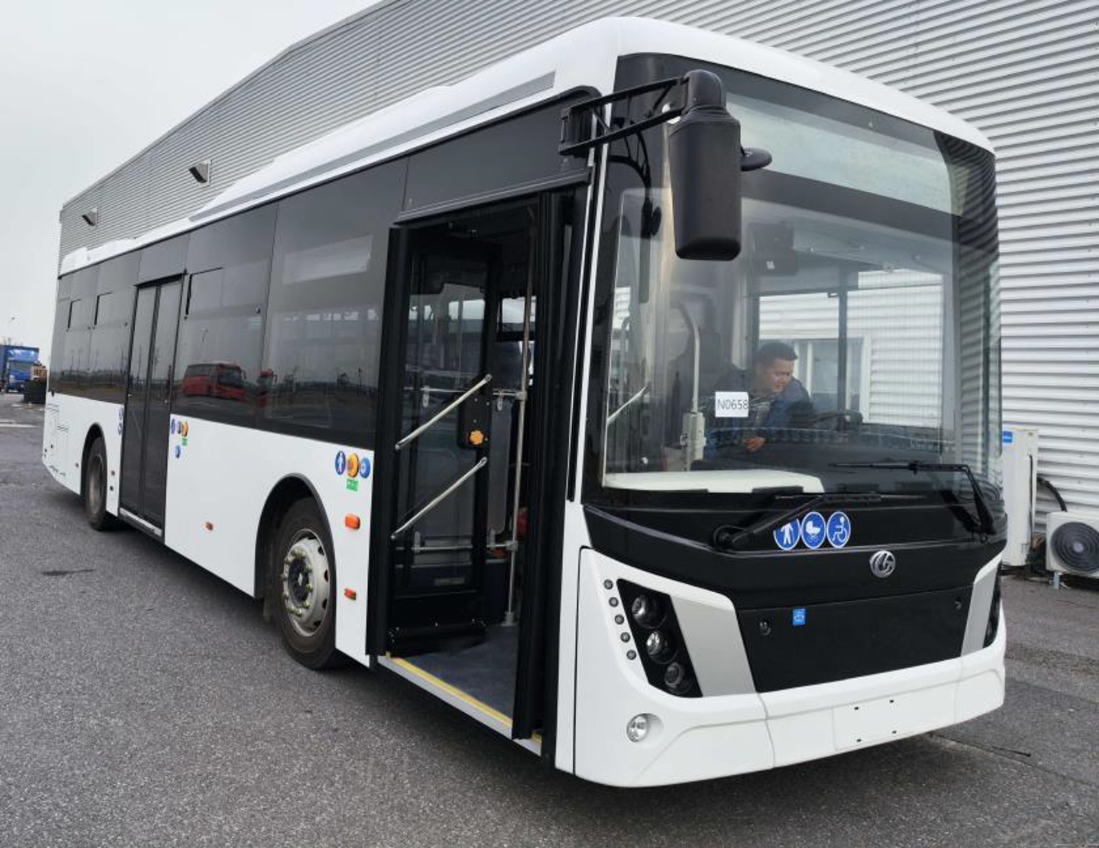 Autobuze /